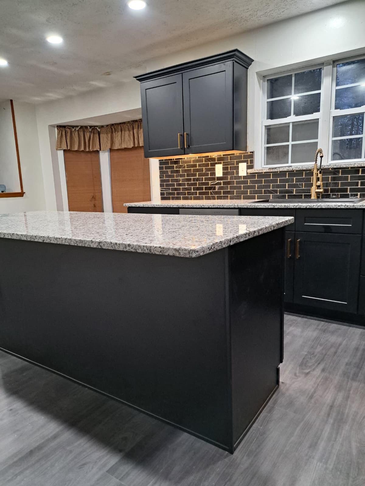 Dark Shaker Kitchen Remodel - Thumbnail 4